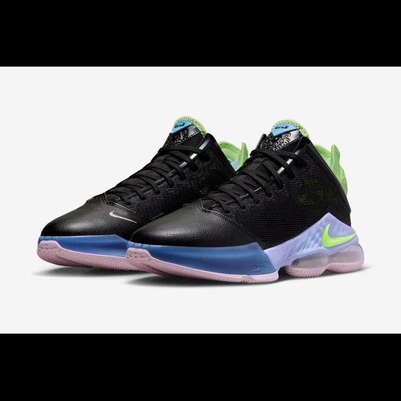NIB New Nike LeBron XIX 19 Low Ghost Green Sz 11 sneakers - Picture 1 of 10